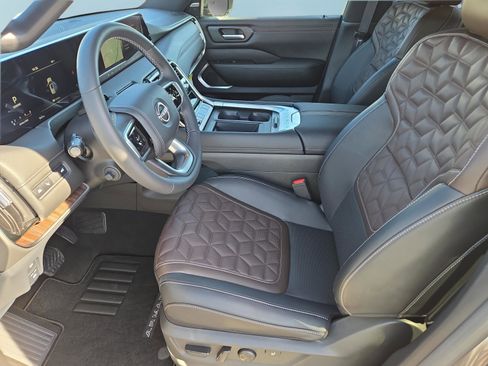 Used 2025 Nissan Armada Platinum Reserve image 15