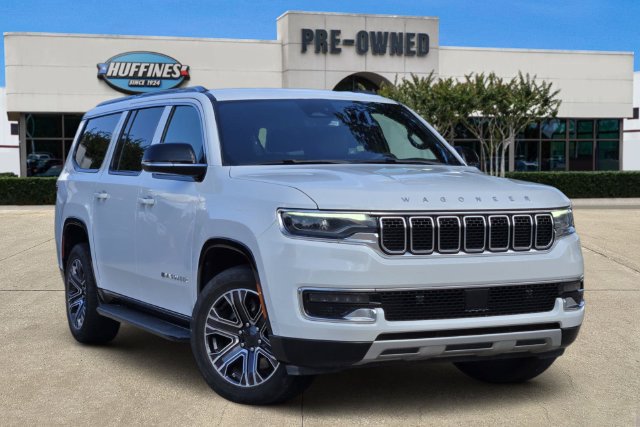 Used 2024 Jeep Wagoneer L Series II RWD image 1