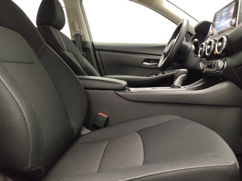 Used 2025 Nissan Sentra SV FWD image 21