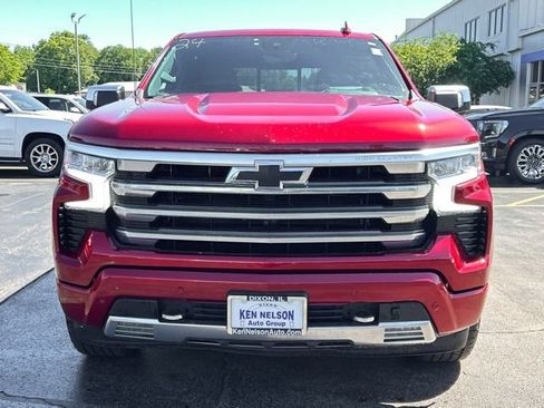 Used 2024 Chevrolet Silverado 1500 High Country w/ Technology Package AWD/4WD image 2