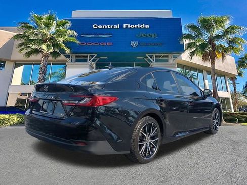 Used 2025 Toyota Camry LE FWD image 5
