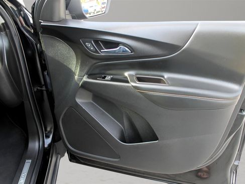 Used 2022 Chevrolet Equinox Premier image 29