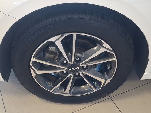 Certified 2023 Kia Forte LXS w/ LXS Technology Package image 8