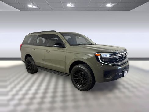 Used 2025 Ford Expedition Tremor AWD/4WD image 7