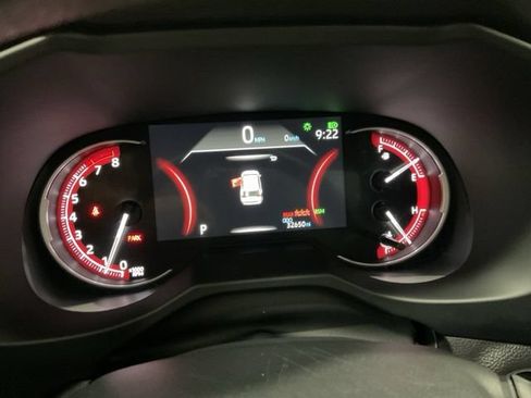 Used 2025 Toyota RAV4 XLE AWD/4WD image 22