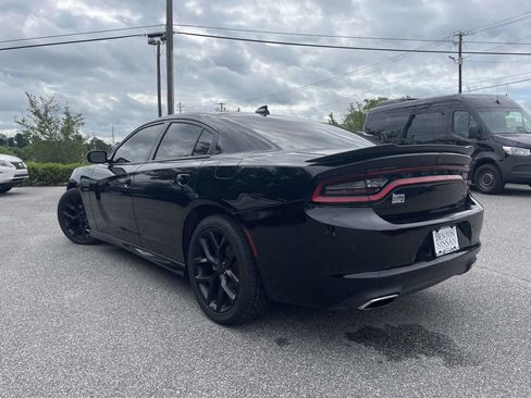 Used 2022 Dodge Charger R/T w/ Plus Group RWD image 5