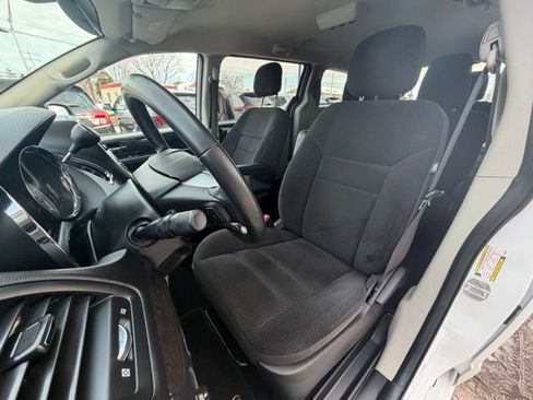 Used 2019 Dodge Grand Caravan SE w/ Rear Park Assist Package image 10