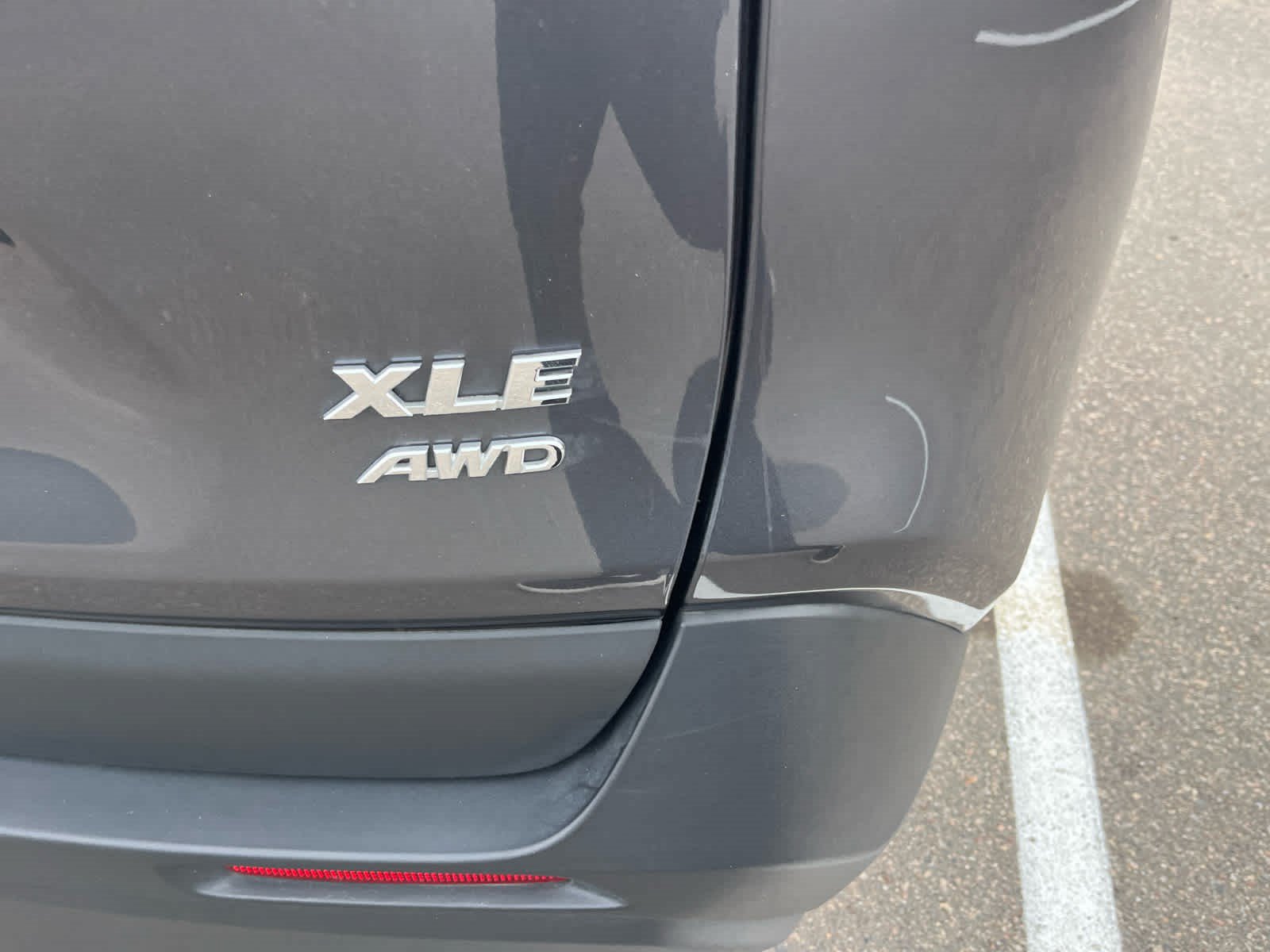 Used 2021 Toyota RAV4 XLE Premium AWD/4WD image 7