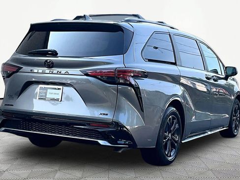 Used 2026 Toyota Sienna XSE AWD/4WD image 13