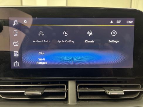 Used 2025 Chevrolet Trax LT w/ LT Convenience Package FWD image 48