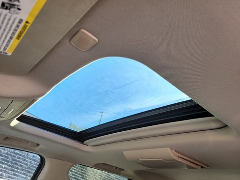 Used 2019 GMC Yukon SLT w/ Open Road Package image 3