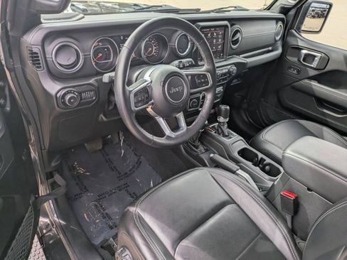 Used 2022 Jeep Wrangler Unlimited Sahara w/ Cold Weather Group image 10