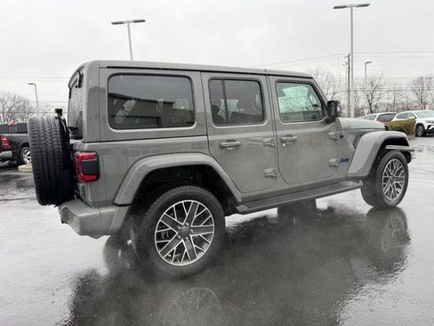 Used 2022 Jeep Wrangler Unlimited Sahara image 7