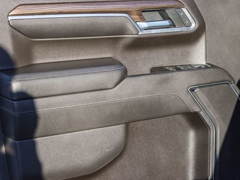 Used 2022 Chevrolet Silverado 1500 LT image 40