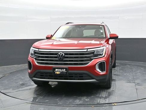 Used 2024 Volkswagen Atlas SE image 2