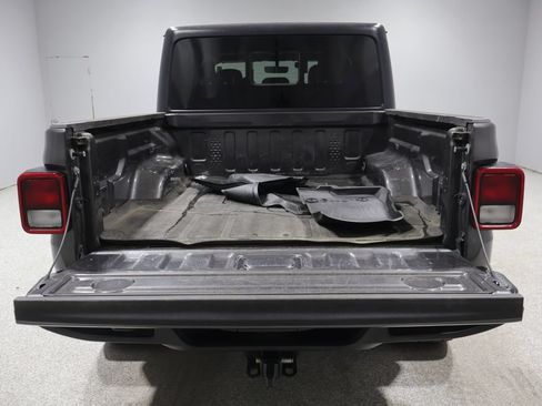 Used 2021 Jeep Gladiator Overland w/ Popular Equipment Package AWD/4WD image 4