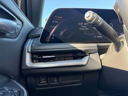 Certified 2025 Cadillac XT4 Premium Luxury image 22