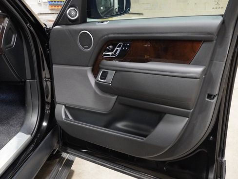 Used 2022 Land Rover Range Rover image 26