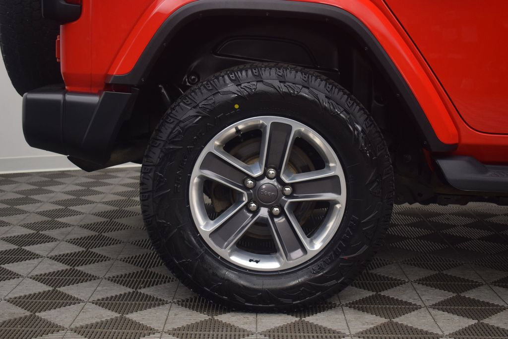 Used 2018 Jeep Wrangler Unlimited Sahara AWD/4WD image 25