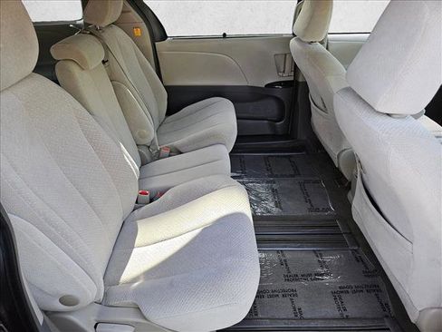 Used 2013 Toyota Sienna LE FWD image 23