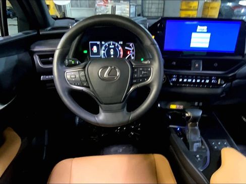 Certified 2024 Lexus UX 250h Premium image 5