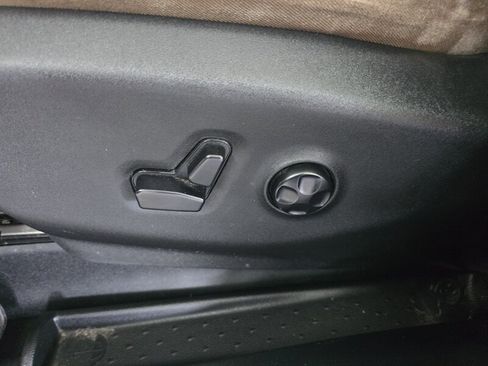 Used 2018 Chrysler Pacifica Limited image 20