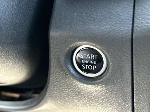 Used 2024 Nissan Frontier Pro-X RWD image 33