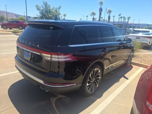 Used 2022 Lincoln Aviator Reserve AWD/4WD image 3
