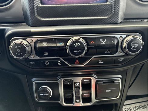 Used 2022 Jeep Wrangler Unlimited Sport image 21