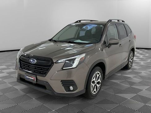 Used 2024 Subaru Forester Premium image 7