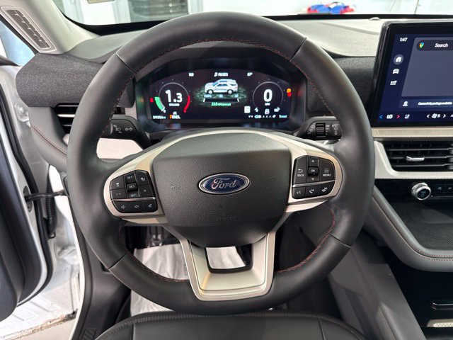 Used 2025 Ford Explorer Active w/ Active Comfort Package RWD image 25