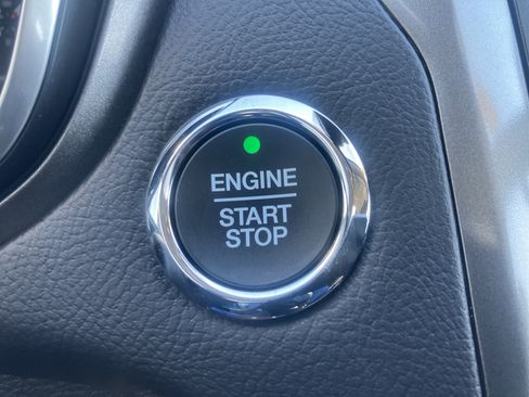 Used 2019 Ford Fusion SE FWD image 21