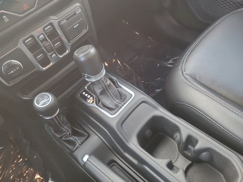 Used 2023 Jeep Wrangler Unlimited Sahara w/ Cold Weather Group AWD/4WD image 20
