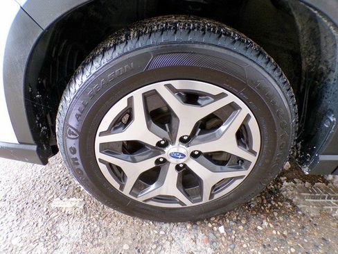 Used 2023 Subaru Forester Premium image 24