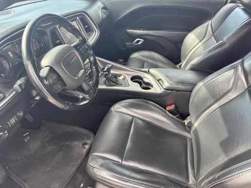 Used 2021 Dodge Challenger SXT w/ Plus Package image 9