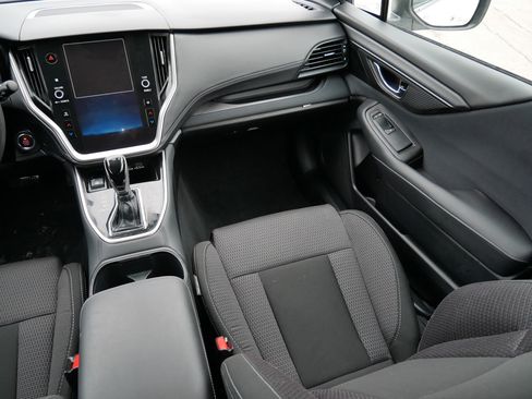 Used 2025 Subaru Outback Premium image 11