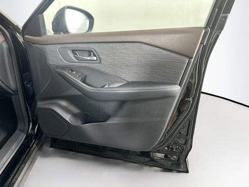 Used 2023 Nissan Rogue SV FWD image 30