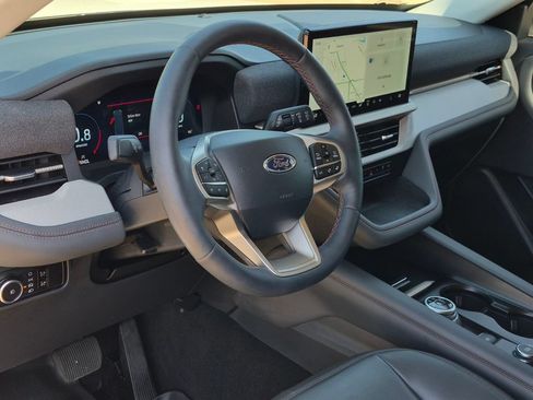 Used 2025 Ford Explorer Active w/ Active Comfort Package RWD image 29