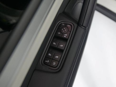 Certified 2026 Porsche Cayenne E-Hybrid AWD/4WD image 22