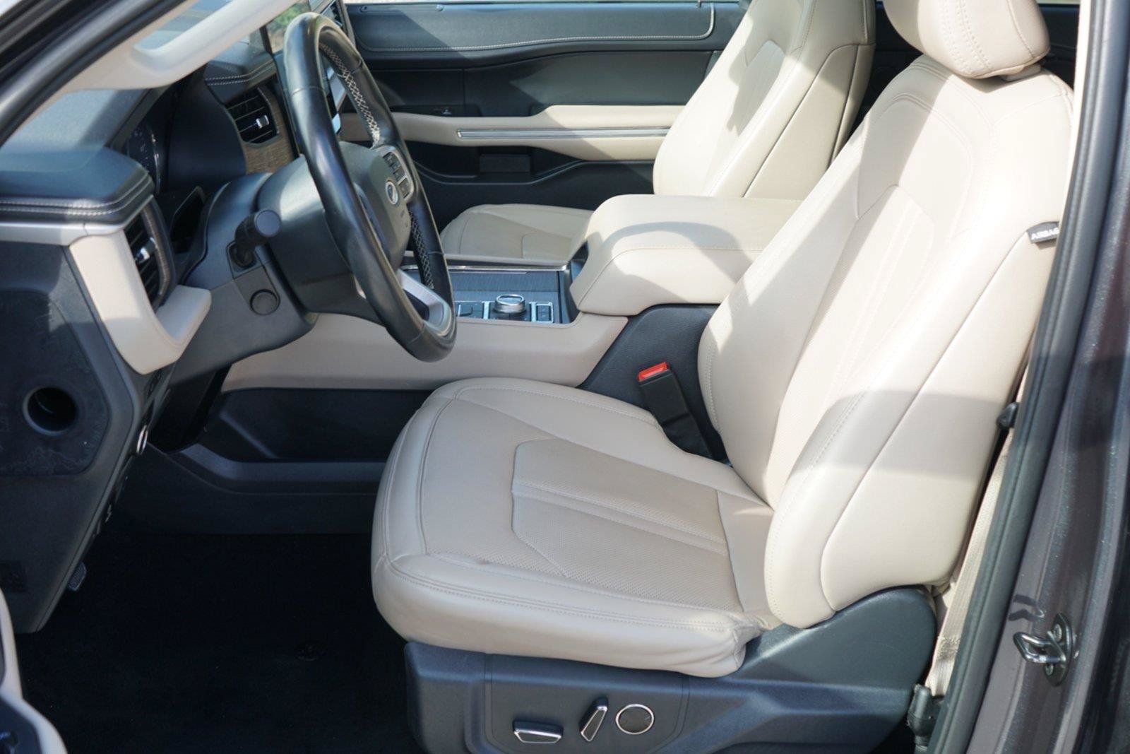 Used 2024 Ford Expedition Max Limited AWD/4WD image 10