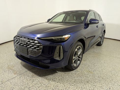 New 2025 Audi Q5 Prestige image 3