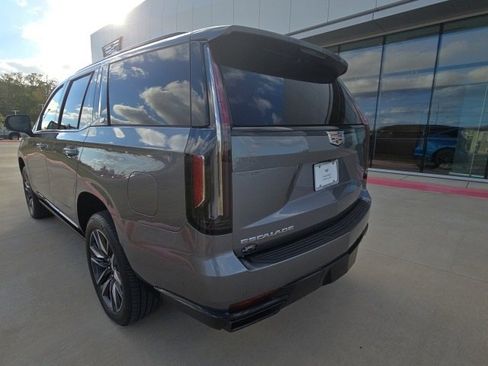 Used 2022 Cadillac Escalade Sport Platinum image 3