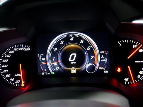 Used 2015 Chevrolet Corvette Z06 w/ 3LZ Preferred Equipment Group RWD image 29