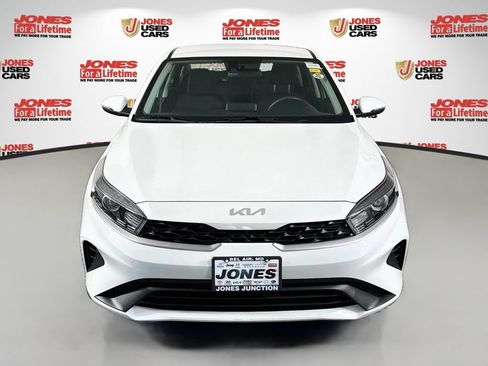 Used 2024 Kia Forte LXS w/ LXS Technology Package FWD image 11