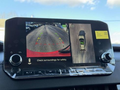 New 2025 Mitsubishi Outlander SE image 14