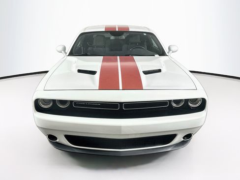Used 2017 Dodge Challenger SXT RWD image 2