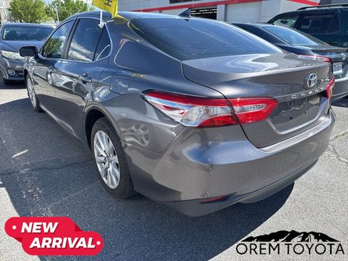 Used 2020 Toyota Camry LE FWD image 3