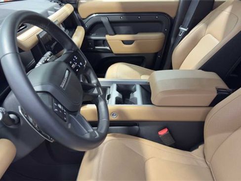 Used 2025 Land Rover Defender 110 V8 image 24