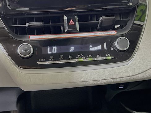 Used 2025 Toyota Corolla LE image 25