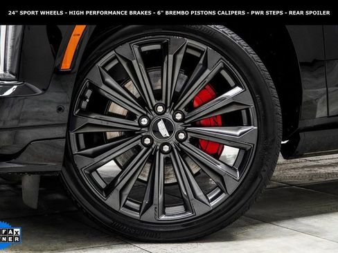 Used 2025 Cadillac Escalade ESV V image 3